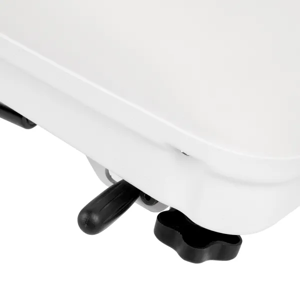 https://www.beleco.com.pl/zarzadzanie/produkty/produkty_edytuj.php?id_poz=18120#:~:text=Fotel%20kosmetyczny%20elektryczny%20Sillon%20Basic%20pedi%203%20siln.%20bia%C5%82y