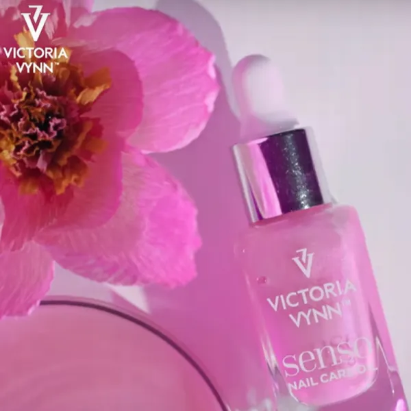 Victoria Vynn Oliwka do skórek i paznokci Love me 9ml.