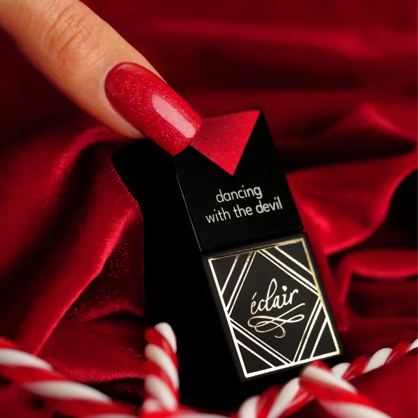DANCING WITH THE DEVIL - lakier hybrydowy 7ml