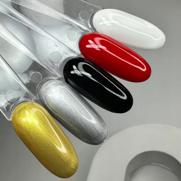 Divna Lakier Do Stampingu 2 Czarny 13 ml