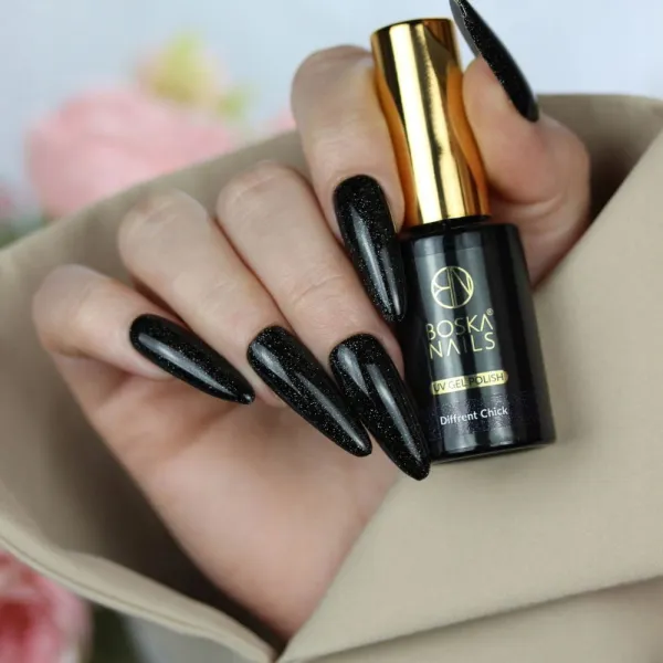 BOSKA NAILS UP Divina Lakier hybrydowy do paznokci 560 Diffrent Chick 10 ml