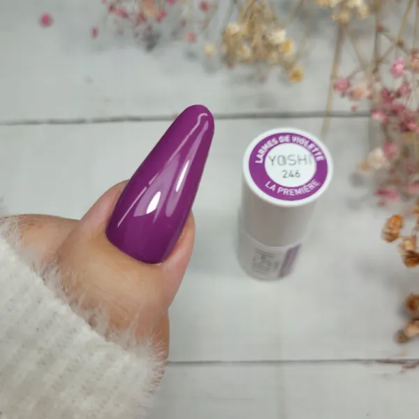 Yoshi Lakier Hybrydowy La Premiere 246 Larmes De Violette 6 ml