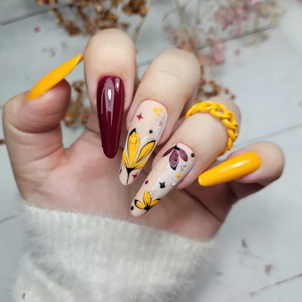 Yoshi Lakier Hybrydowy 243 La Diva 6 ml – TPO-free czerwono-bordowy